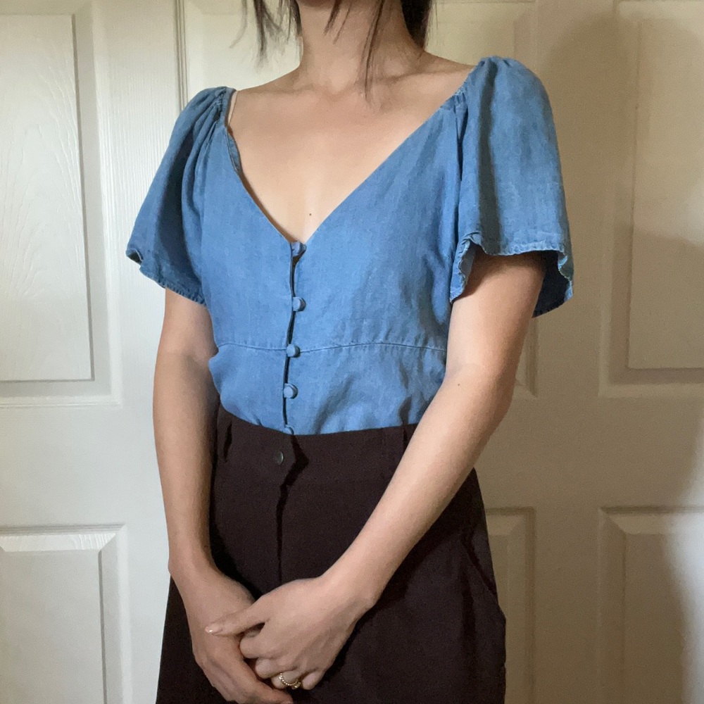 Zara Ruffle Button Top - Picture 2 of 8